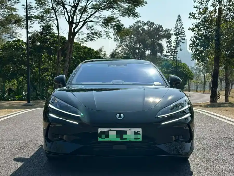 Used Denza Z9 2024 1100km four-wheel drive Max version