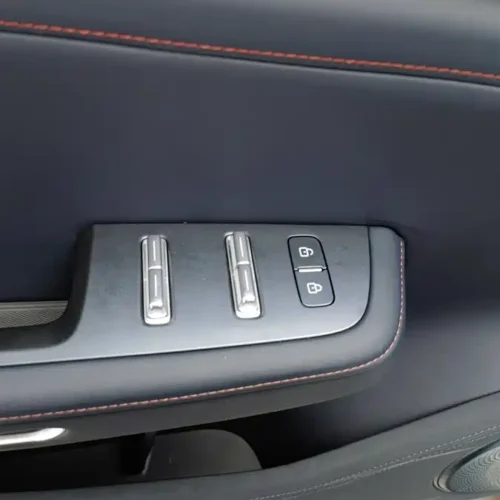 900x675_0_q87_c42_autohomecar__ChxpVmlzG6eALsREAAEHyAO1bns709.jpg.webp Used Zeekr 001 2026 103-degree four-wheel drive Ultra version