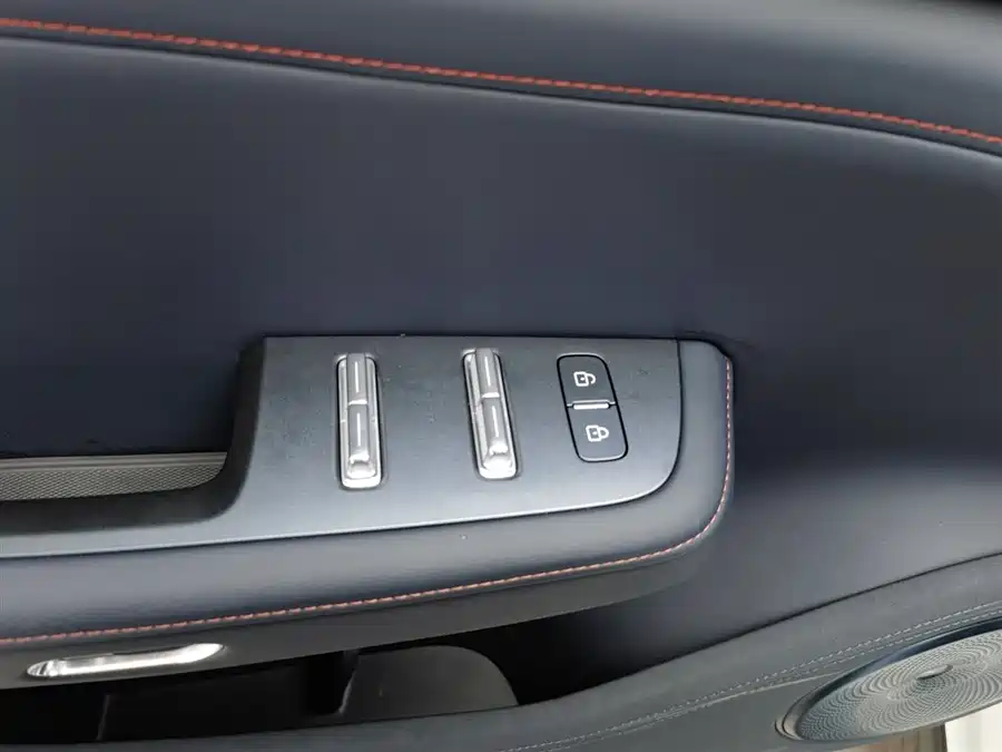 900x675_0_q87_c42_autohomecar__ChxpVmlzG6eALsREAAEHyAO1bns709.jpg.webp Used Zeekr 001 2026 103-degree four-wheel drive Ultra version