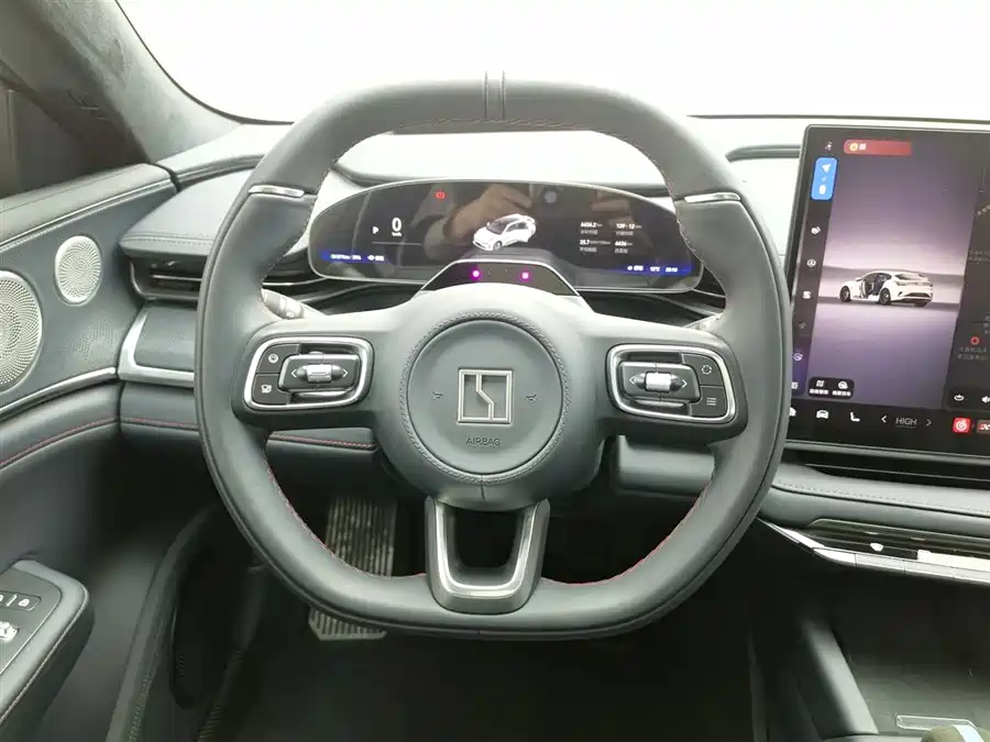 900x675_0_q87_c42_autohomecar__ChxpVmlzG6eATUhtAAGMurdJ2s4220.jpg.webp Used Zeekr 001 2026 103-degree four-wheel drive Ultra version