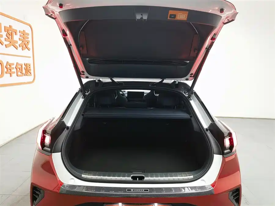 900x675_0_q87_c42_autohomecar__ChxpVmlzG6qAKrXFAAFv2XndW9A840.jpg.webp Used Zeekr 001 2026 103-degree four-wheel drive Ultra version