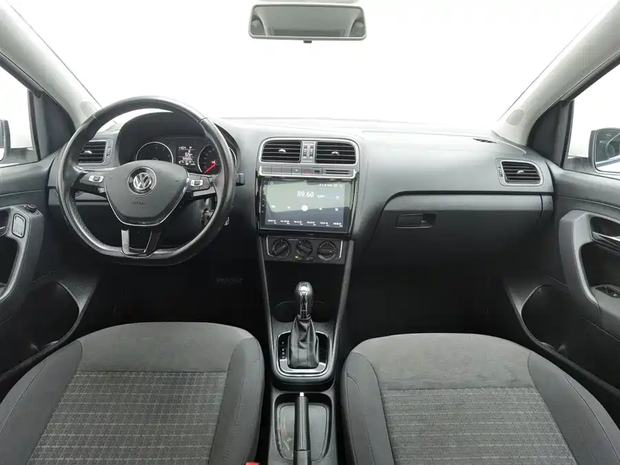 Used Volkswagen Polo 2016 1.6L automatic comfort model