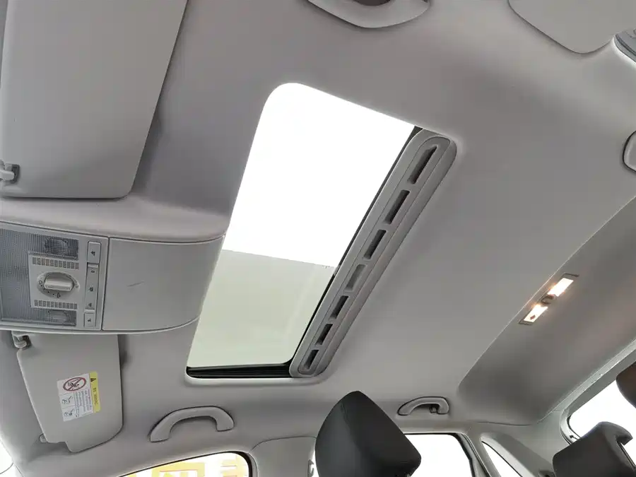 Used Volkswagen Polo 2016 1.6L automatic comfort model