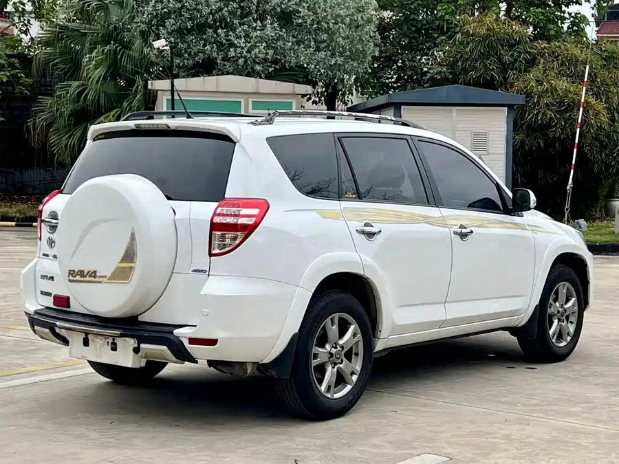 Used Toyota RAV4 Rongfang 2013 Special Edition 2.4L automatic four-wheel drive