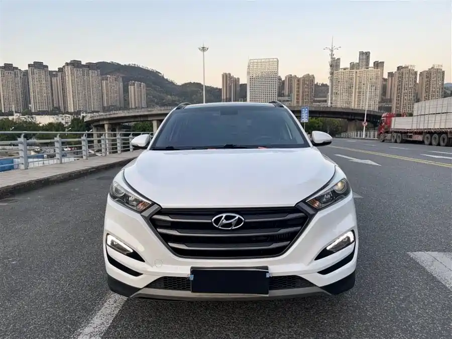 900x675_0_q87_c42_autohomecar__ChxpVmm1V9qANSivAAI8EWBE958362.jpg.webp Used Hyundai Tucson 2018 1.6T dual-clutch two-wheel drive 15th anniversary special edition
