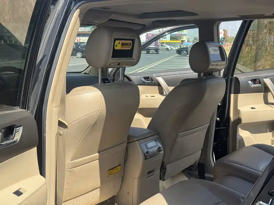 900x675_0_q87_c42_autohomecar__ChxpVmm2dPKAKtoaAAXWM4uDqzQ761.jpg.webp Used Toyota Highlander 2009 2.7L 2WD 7-seat luxury navigation version