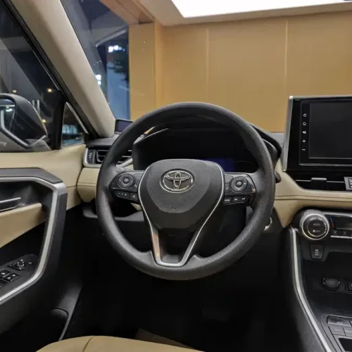 900x675_0_q87_c42_autohomecar__ChxpVmm40G2AaAioAARqhCuRrI8677.jpg.webp Used Toyota RAV4 Rongfang 2020 2.0L CVT two-wheel drive fashion version