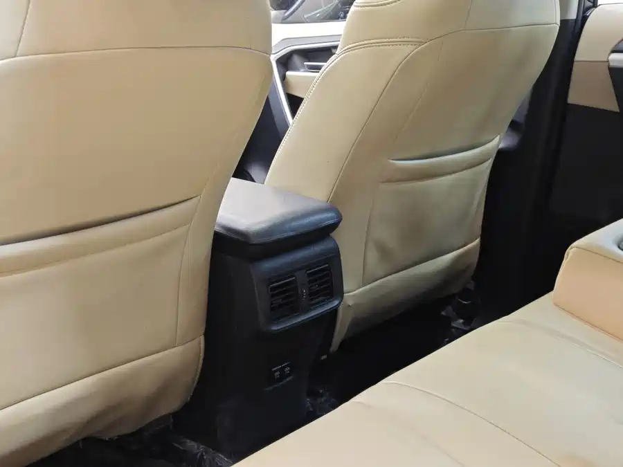900x675_0_q87_c42_autohomecar__ChxpVmm40HGAb7uiAAJ-GjxAcTA434.jpg.webp Used Toyota RAV4 Rongfang 2020 2.0L CVT two-wheel drive fashion version