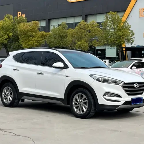 900x675_0_q87_c42_autohomecar__ChxpVmm6Q8WAfevKAAl7U28gWtY335.jpg.webp Used Hyundai Tucson 2018 1.6T dual-clutch two-wheel drive 15th anniversary special edition
