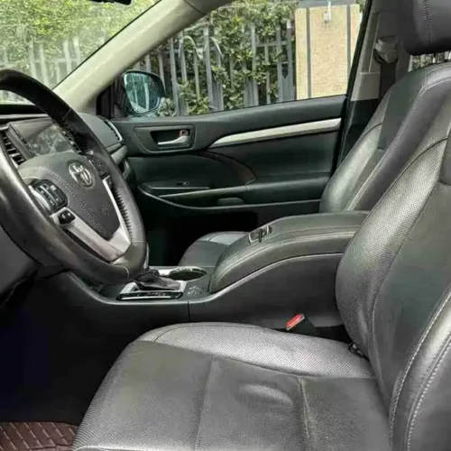 Used Toyota Highlander 2017 2.0T four-wheel drive luxury version 7 seats