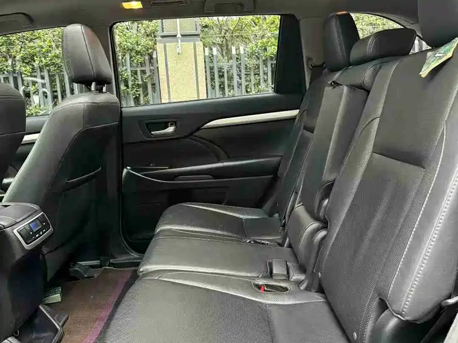 Used Toyota Highlander 2017 2.0T four-wheel drive luxury version 7 seats