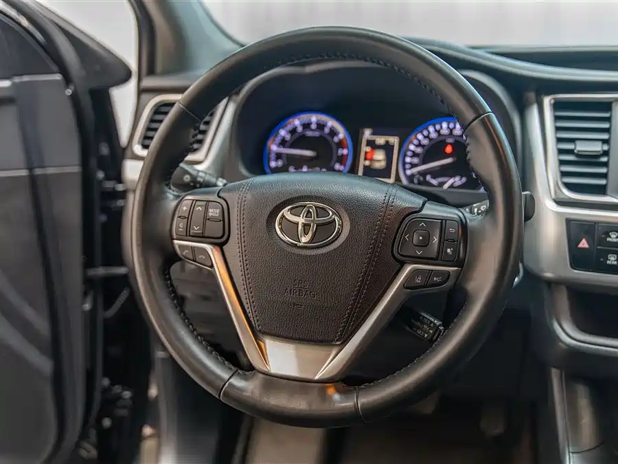 Used Toyota Highlander 2021 2.0T four-wheel drive luxury version 7 seats