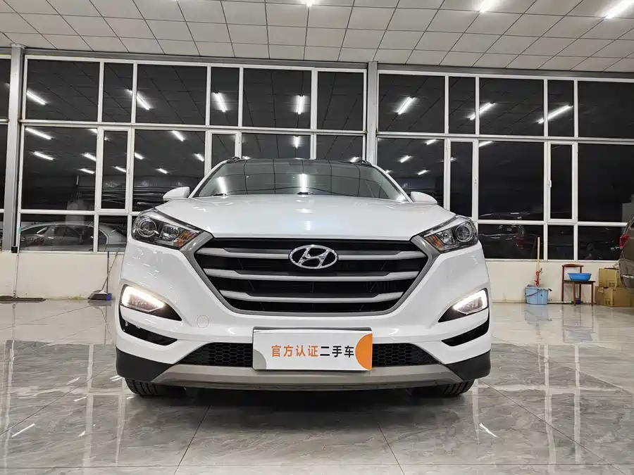 900x675_0_q87_c42_autohomecar__ChxpVmm79j2AO6xcAAaTzvRUePg687.jpg.webp Used Hyundai Tucson 2018 1.6T dual-clutch two-wheel drive 15th anniversary special edition