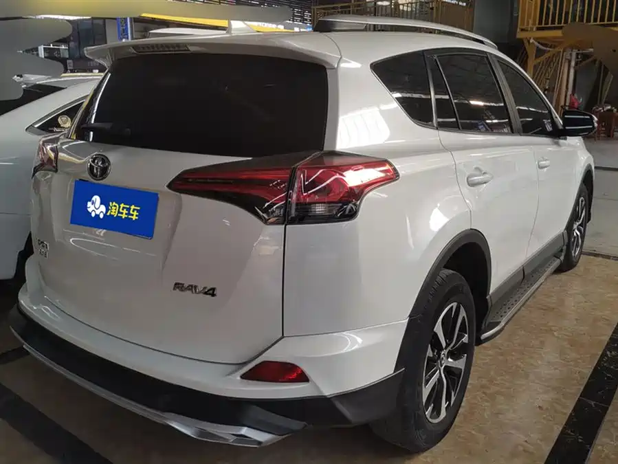 Used Toyota RAV4 Rongfang 2019 2.0L CVT two-wheel drive Pioneer Edition National V