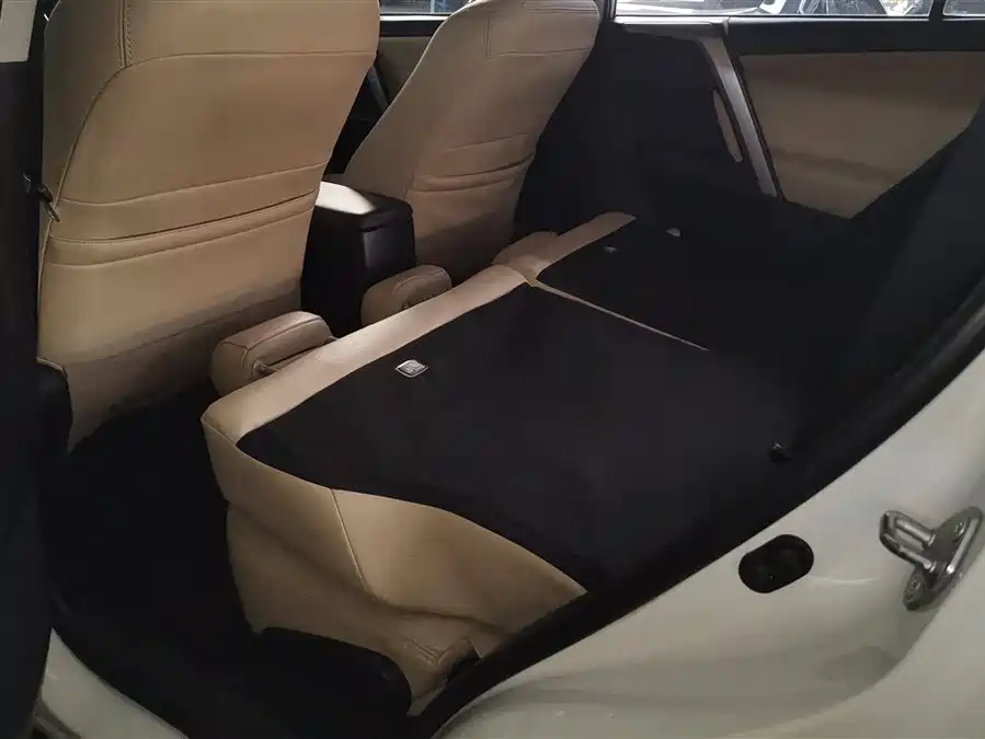 Used Toyota RAV4 Rongfang 2019 2.0L CVT two-wheel drive Pioneer Edition National V
