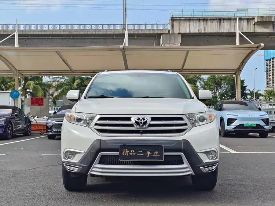 900x675_0_q87_c42_autohomecar__ChxpVmm7VuaAewT6AAhMMMYyrZw613.jpg.webp Used Toyota Highlander 2013 2.7L 2WD 5-seat Purple Gold Edition