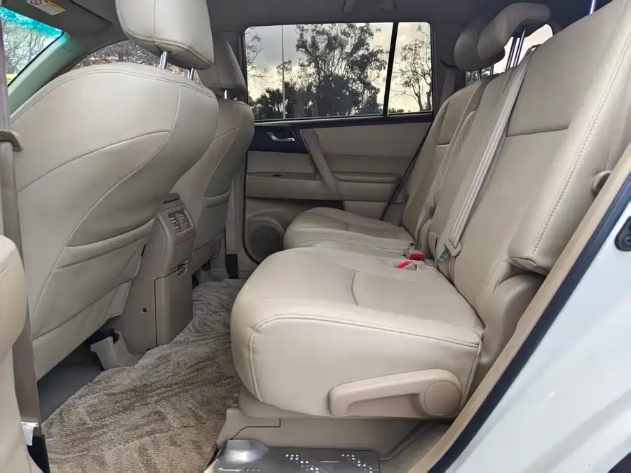 900x675_0_q87_c42_autohomecar__ChxpVmm7VumADOoeAAZCR1AsTpU574.jpg.webp Used Toyota Highlander 2013 2.7L 2WD 5-seat Purple Gold Edition