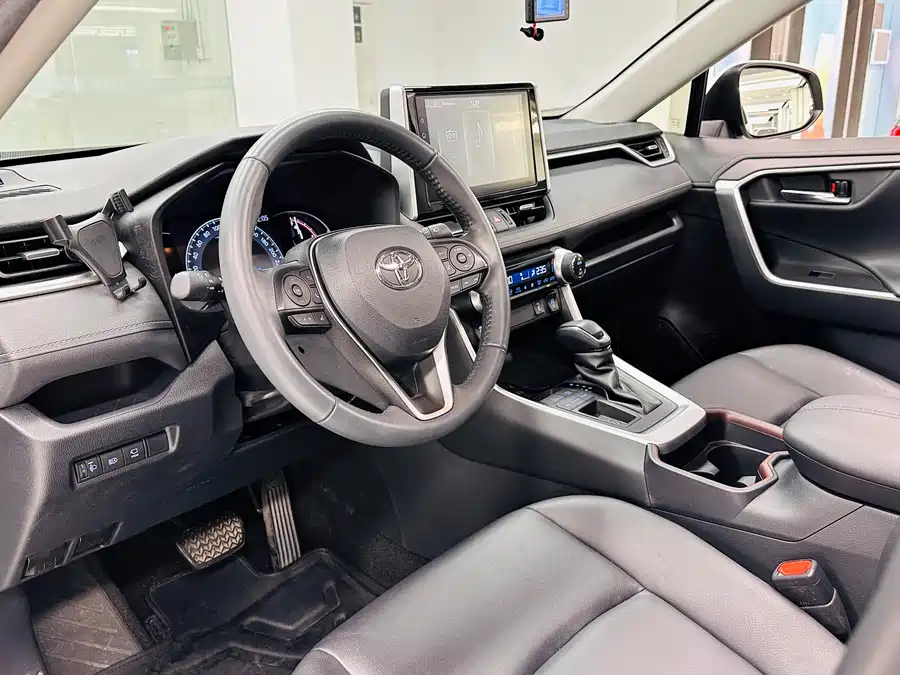 Used Toyota RAV4 Rongfang 2020 2.0L CVT two-wheel drive fashion PLUS version