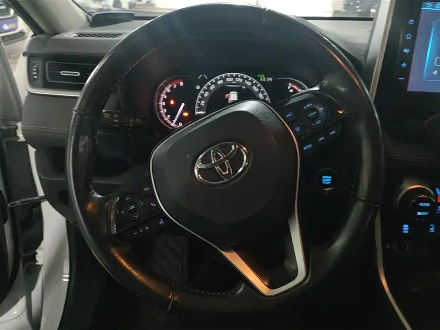 Used Toyota RAV4 Rongfang 2020 2.0L CVT two-wheel drive fashion PLUS version