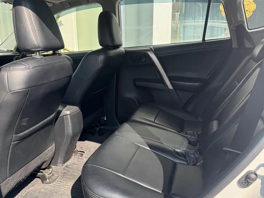 Used Toyota RAV4 Rongfang 2015 2.0L CVT two-wheel drive fashion version