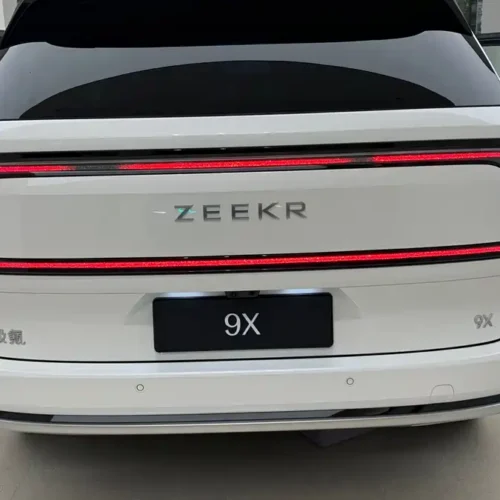 900x675_0_q87_c42_autohomecar__ChxpVmmATZyAVMi0AAcGhKYM1xE774.jpg.webp Used Zeekr 9X 2025 Hyper Edition 70kWh