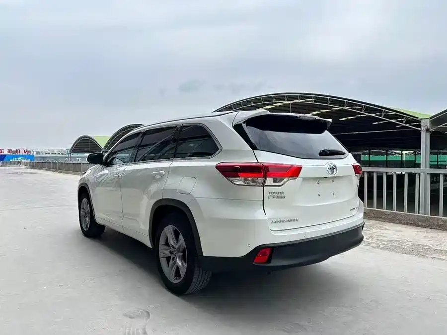 900x675_0_q87_c42_autohomecar__ChxpVmmEJW2AB_hMAAJVhq6Qqw8252.jpg.webp Used Toyota Highlander 2018 2.0T four-wheel drive luxury version