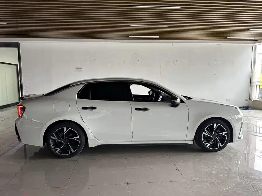900x675_0_q87_c42_autohomecar__ChxpVmmEpYCAfc41AAOdy2DPWsI844.jpg.webp Used Lynk & Co 03 2023 2.0TD DCT Plus