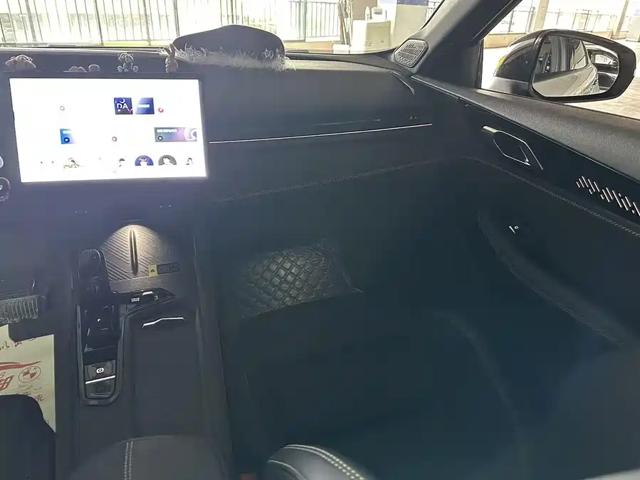 900x675_0_q87_c42_autohomecar__ChxpVmmEpYKAZ70mAAJe6kgpRNM103.jpg.webp Used Lynk & Co 03 2023 2.0TD DCT Plus