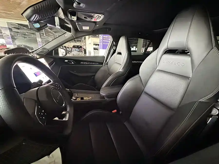 900x675_0_q87_c42_autohomecar__ChxpVmmEpYSAAVjVAANygxcqYZM143.jpg.webp Used Lynk & Co 03 2023 2.0TD DCT Plus