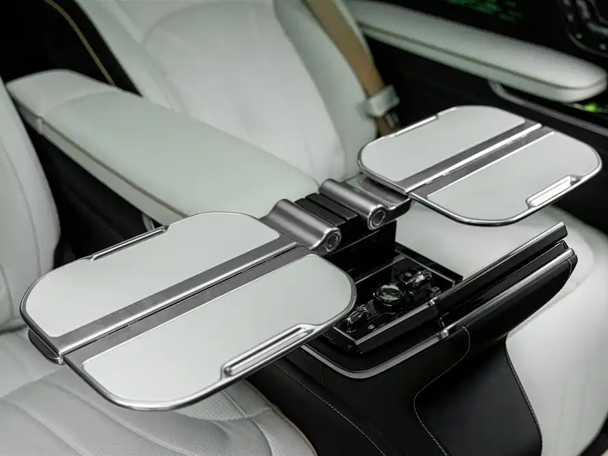900x675_0_q87_c42_autohomecar__ChxpVmmFlFeAOsc5AAFTUJ2rzkc750.jpg.webp Used Zeekr 009 2024 Model Glory