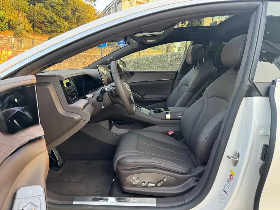 900x675_0_q87_c42_autohomecar__ChxpVmmFvbiAGJ5LAAltux8U_JI762.jpg.webp Used Denza Z9 2024 1100km four-wheel drive Ultra version