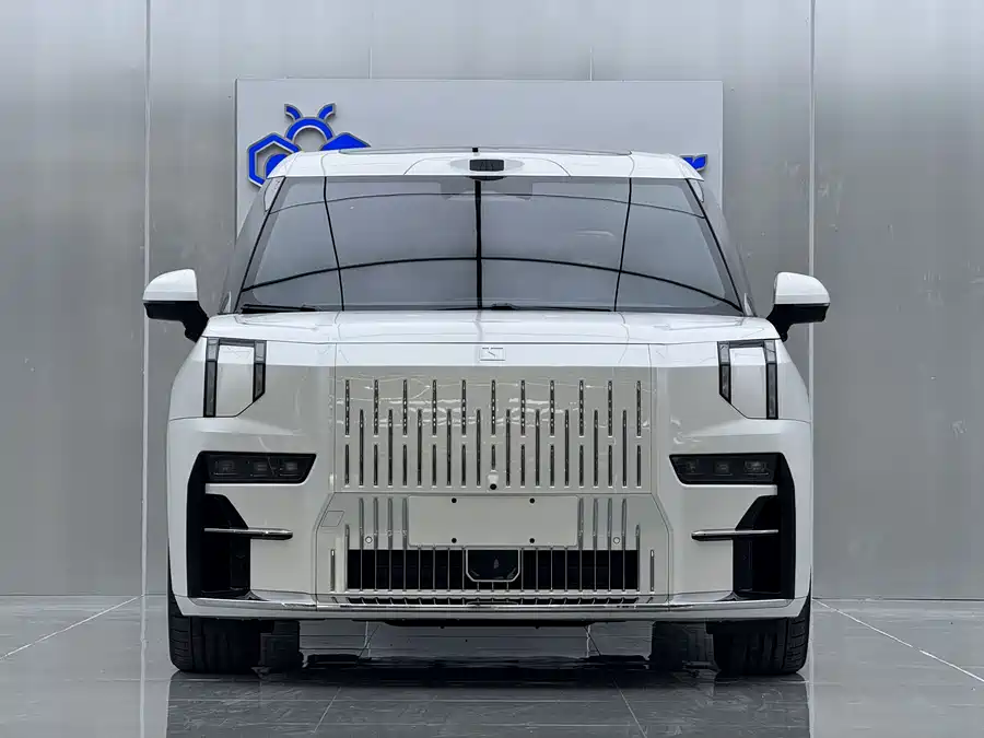 900x675_0_q87_c42_autohomecar__ChxpVmmJRtKATOFyAAR74xgR_r4567.jpg.webp Used Zeekr 009 2024 seven-seat aisle version four-wheel drive 108kWh