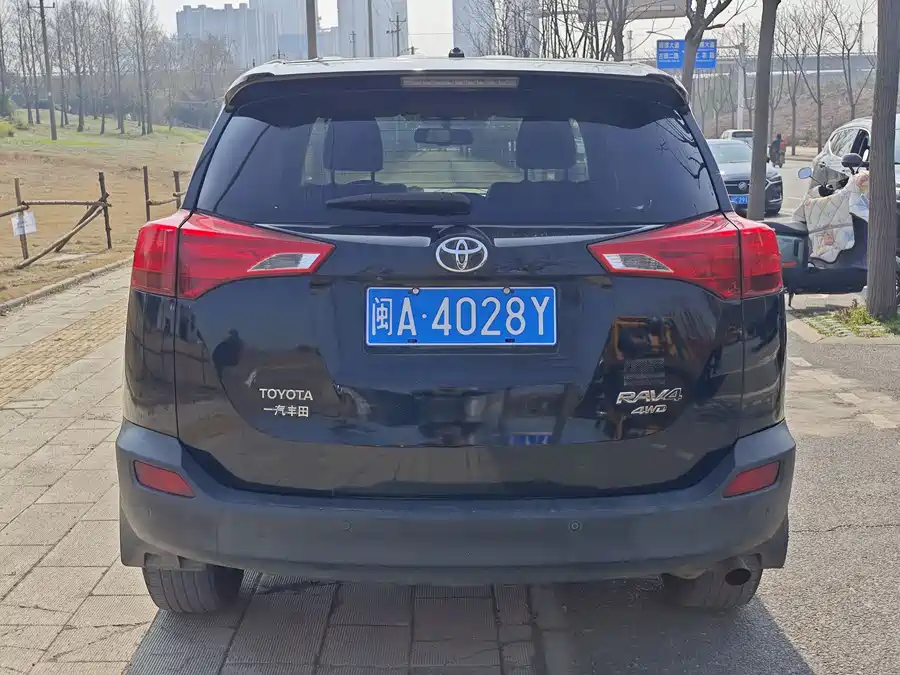 900x675_0_q87_c42_autohomecar__ChxpVmmJVsqAaoxRAAc5i7_YMBk975.jpg.webp Used Toyota RAV4 Rongfang 2015 2.5L automatic four-wheel drive elite version