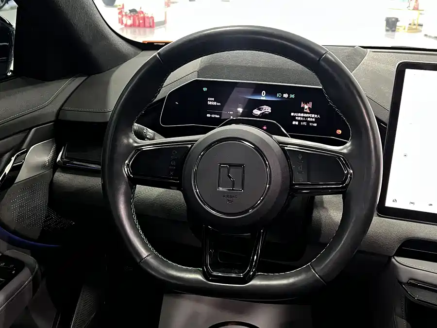 900x675_0_q87_c42_autohomecar__ChxpVmmMGr6AC3K3AAT-M813Euw514.jpg.webp Used Zeekr 001 2023 WE version 86kWh