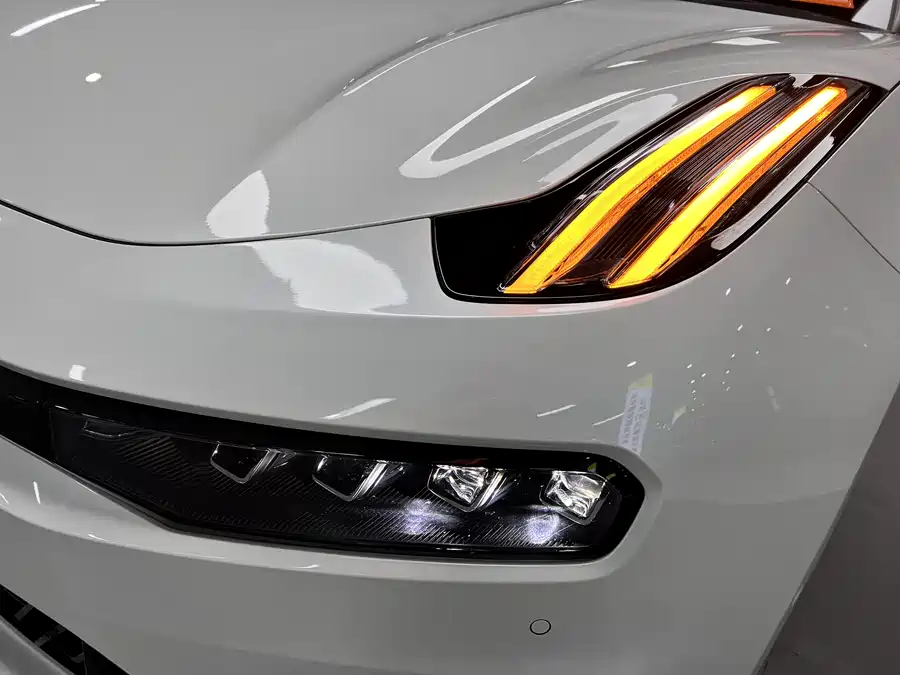 900x675_0_q87_c42_autohomecar__ChxpVmmMGryABKmqAAPdz2BY01w885.jpg.webp Used Zeekr 001 2023 WE version 86kWh