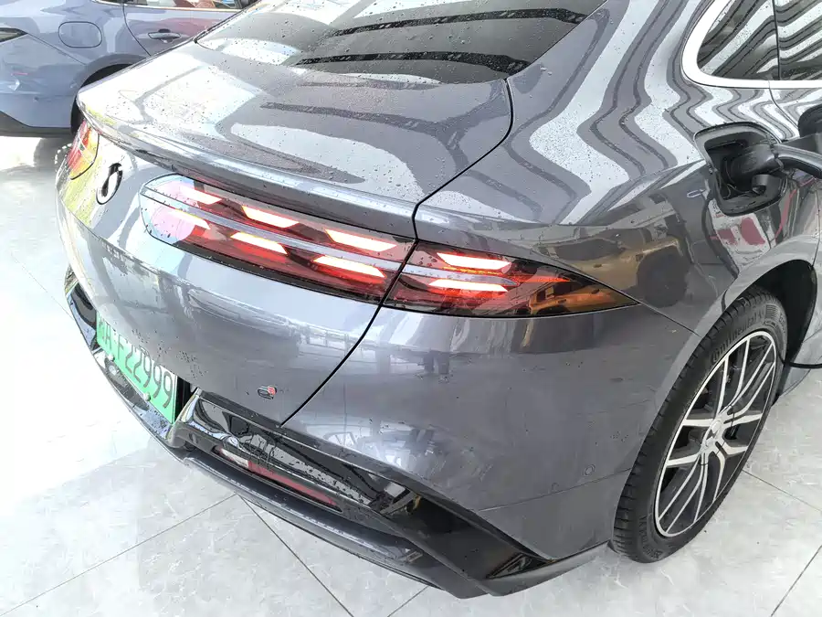 Used Denza Z9 2024 1100km four-wheel drive Max version