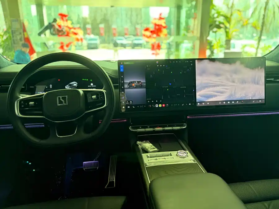 900x675_0_q87_c42_autohomecar__ChxpVmmNs3uAJK6GAAbFJ1nQsxU764.jpg.webp Used Zeekr 9X 2025 Ultra Edition 70kWh