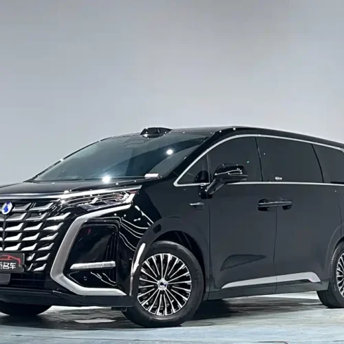 900x675_0_q87_c42_autohomecar__ChxpVmmOvECAaILXAAcA6mIhU2w704.jpg.webp Used Denza D9 2025 DM-i smart driving version 1020 four-wheel drive exclusive model