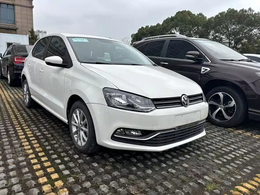 Used Volkswagen Polo 2016 1.6L automatic comfort model