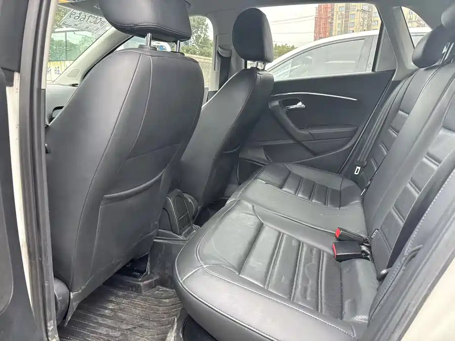 Used Volkswagen Polo 2016 1.6L automatic comfort model