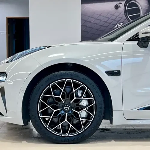 900x675_0_q87_c42_autohomecar__ChxpVmmgBUuAehGHAAh1qh8Tjq0669.jpg.webp Used Zeekr 001 2025 YOU version 100kWh four-wheel drive