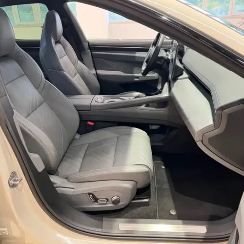 900x675_0_q87_c42_autohomecar__ChxpVmmgBVKAQ6UFAAkzjla56wI320.jpg.webp Used Zeekr 001 2025 YOU version 100kWh four-wheel drive