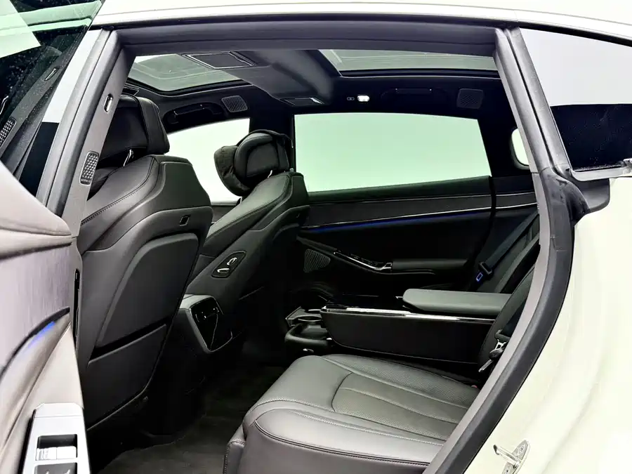 Used Denza Z9 2024 1100km four-wheel drive Max version