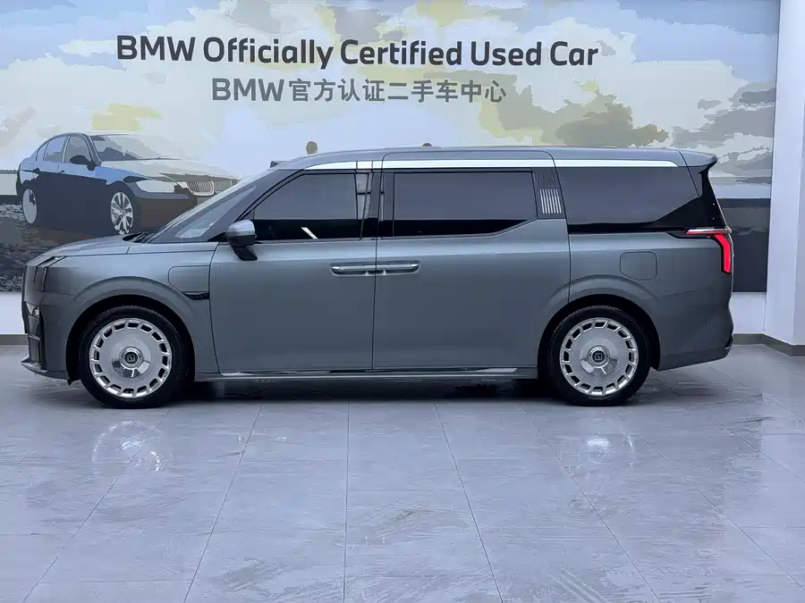 900x675_0_q87_c42_autohomecar__ChxpVmmhTJuAFy8gAAU6PObOAHQ029.jpg.webp Used Zeekr 009 2024 seven-seater aisle version 108kWh