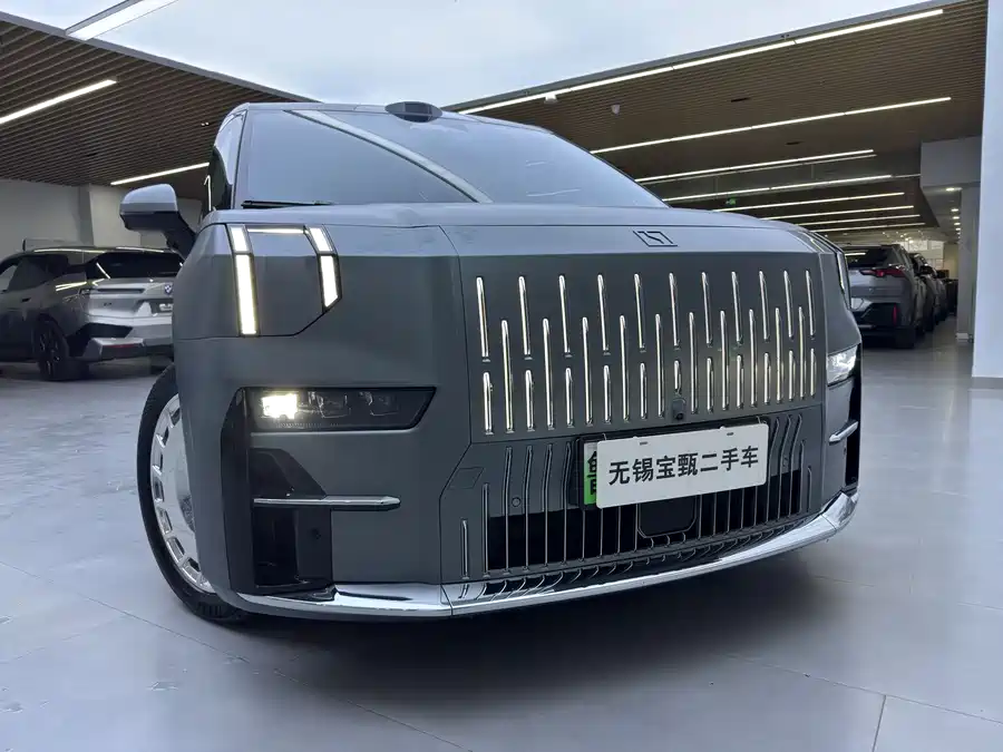 900x675_0_q87_c42_autohomecar__ChxpVmmhTJyAYNS8AARr3ZcT47Q597.jpg.webp Used Zeekr 009 2024 seven-seater aisle version 108kWh
