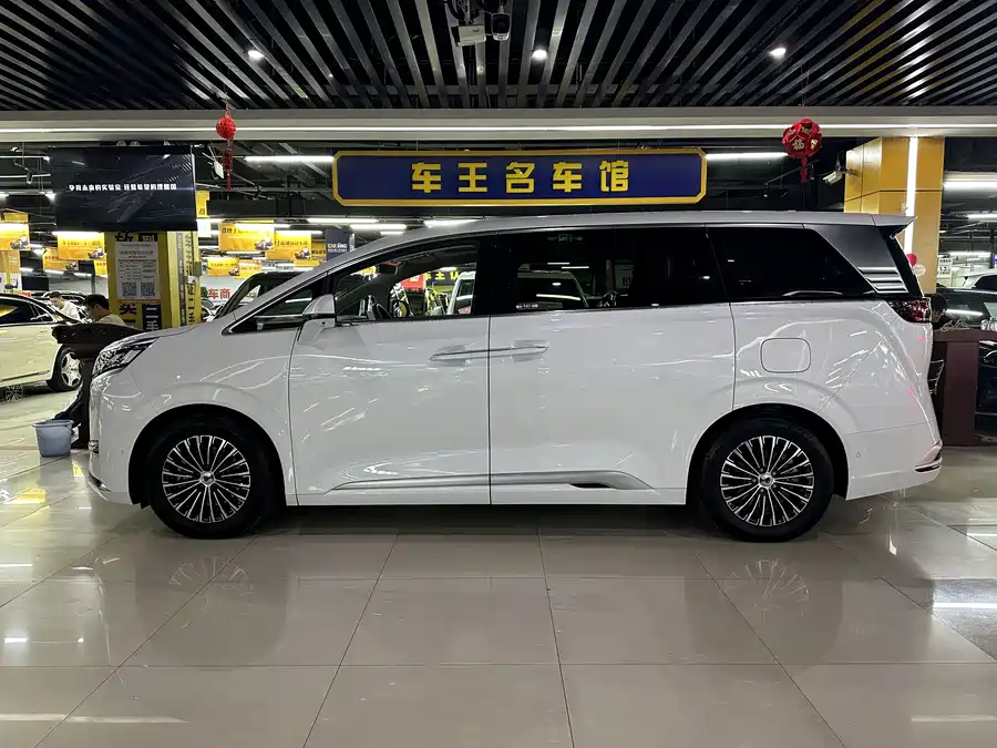 900x675_0_q87_c42_autohomecar__ChxpVmmhs8yAGbQqAAchiPMrCQM237.jpg.webp Used Denza D9 2022 EV 600 four-wheel drive flagship model