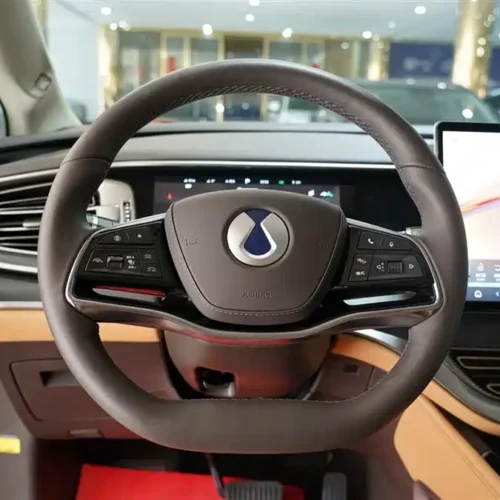 900x675_0_q87_c42_autohomecar__ChxpVmmiP3-AHe9IAAGX2JmIrHs417.jpg.webp Used Denza D9 2024 DM-i 980 four-wheel drive flagship model