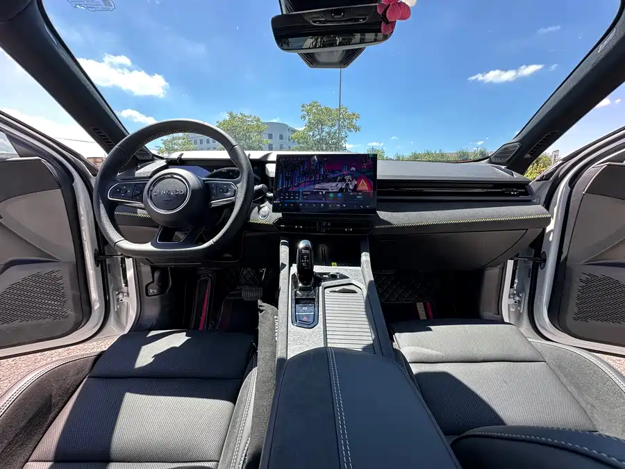 900x675_0_q87_c42_autohomecar__ChxpVmmlCVOAFzZWAAqSNBhvfNI811.jpg.webp Used Lynk & Co 03 2023 1.5TD DCT Pro