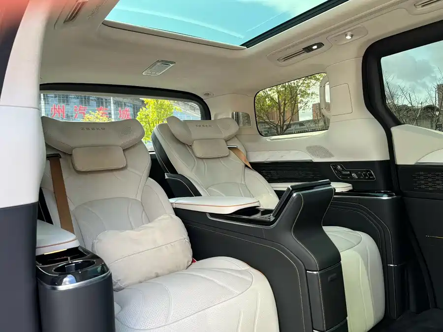 900x675_0_q87_c42_autohomecar__ChxpVmmlIvmAGTVdAAUidD2Iwms398.jpg.webp Used Zeekr 009 2024 Model Glory