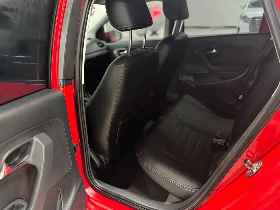 900x675_0_q87_c42_autohomecar__ChxpVmmlNs-AaDHJAAcuyQzZfOw191.jpg.webp Used Volkswagen Polo 2018 1.5L automatic safe driving model
